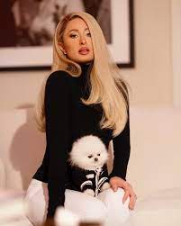 PARIS HILTON
